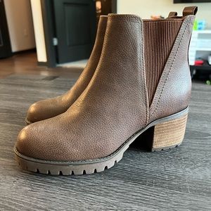 Women’s size 8.5 brown ankle boots. Brand new never worn!